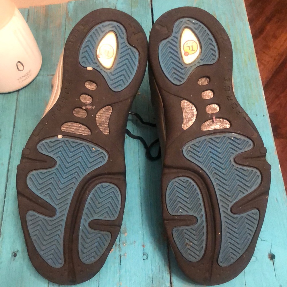 Tim duncans foamposits great condition